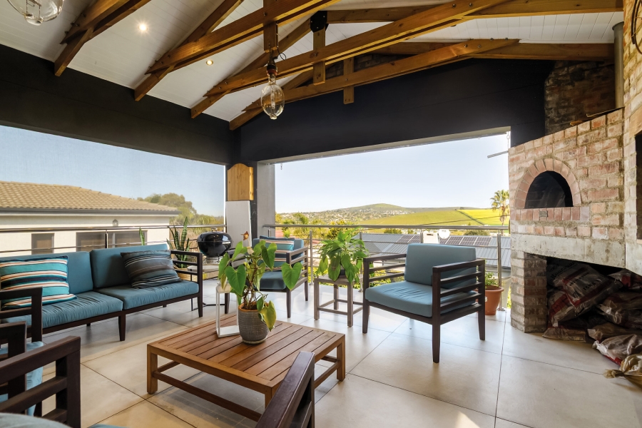 6 Bedroom Property for Sale in Kenridge Heights Western Cape